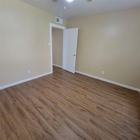 5212 Arboles Drive B, Houston, TX 77035