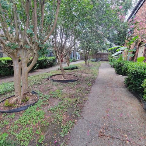 5212 Arboles Drive B, Houston, TX 77035