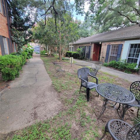 5212 Arboles Drive B, Houston, TX 77035