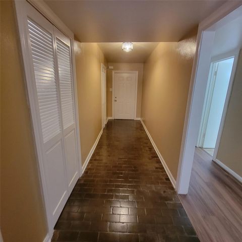 5212 Arboles Drive B, Houston, TX 77035