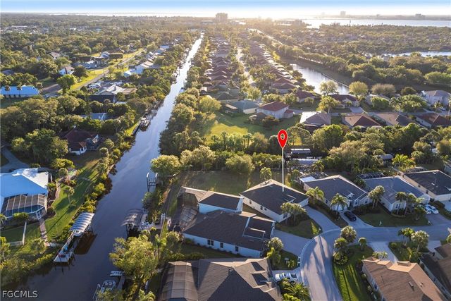 9282 Palm Island CIR, North Fort Myers, FL 33903