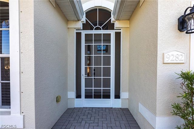 9282 Palm Island CIR, North Fort Myers, FL 33903