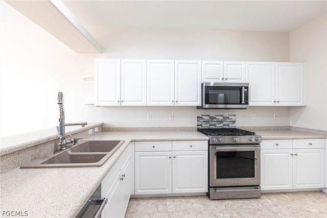 9282 Palm Island CIR, North Fort Myers, FL 33903