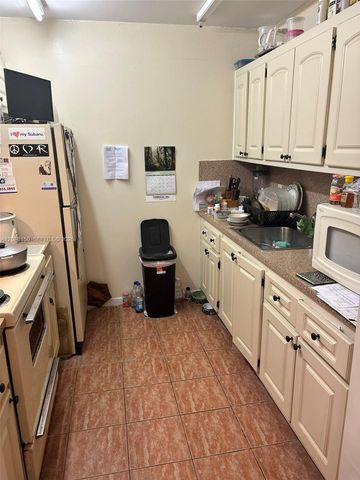 1301 SW 134th Way 307B, Pembroke Pines, FL 33027