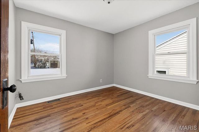 1519 Sanford Avenue, St Louis, MO 63139