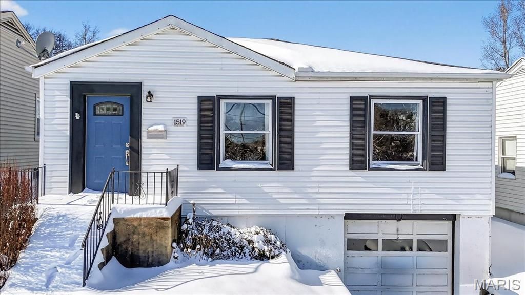 1519 Sanford Avenue, St Louis, MO 63139