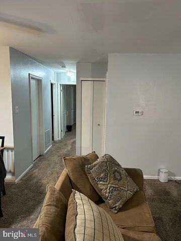 12 MICHELE CT, Levittown, PA 19057