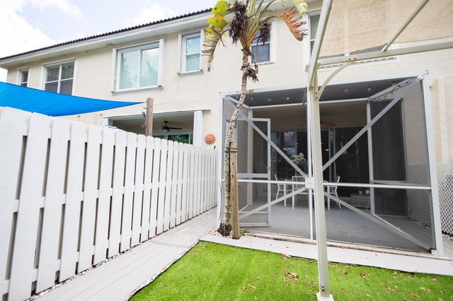 8115 Bellagio Lane, Boynton Beach, FL 33472