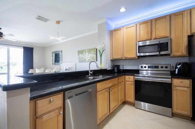 8115 Bellagio Lane, Boynton Beach, FL 33472