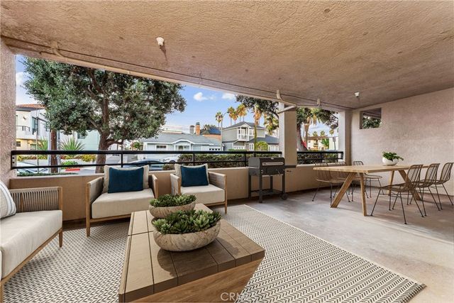 1200 Pacific Coast Highway 102, Huntington Beach, CA 92648
