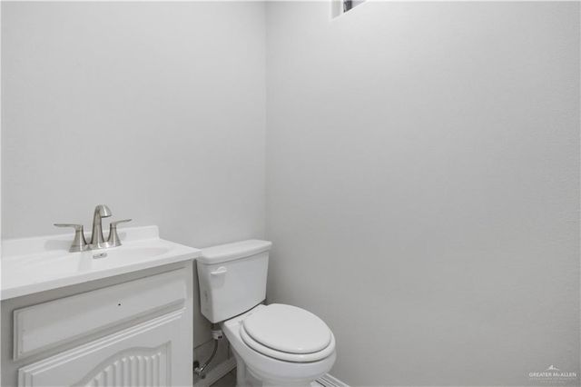 211 W Eller Avenue, Pharr, TX 78577