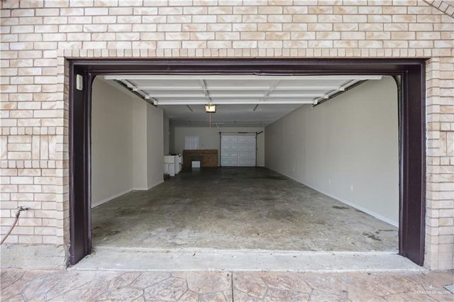 211 W Eller Avenue, Pharr, TX 78577