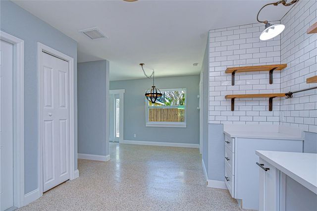 5614 30TH AVENUE S, Gulfport, FL 33707