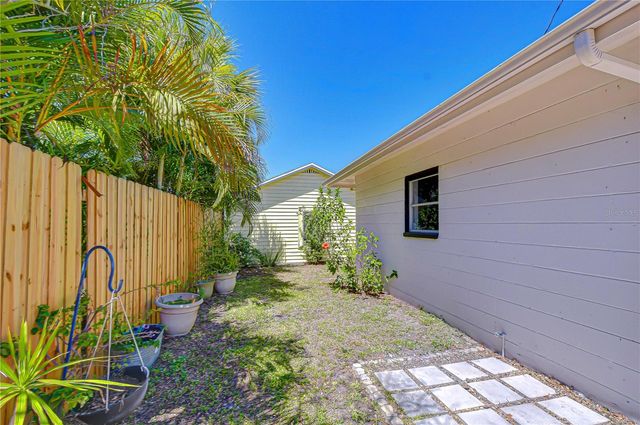 5614 30TH AVENUE S, Gulfport, FL 33707