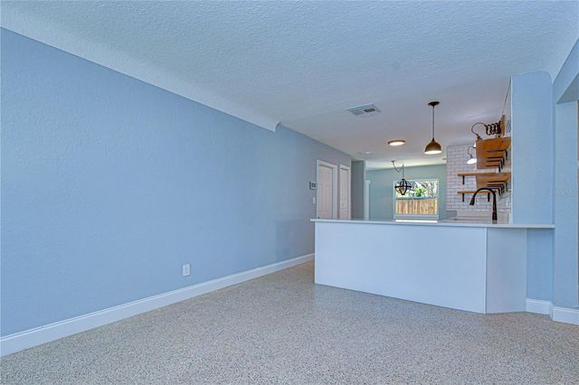 5614 30TH AVENUE S, Gulfport, FL 33707