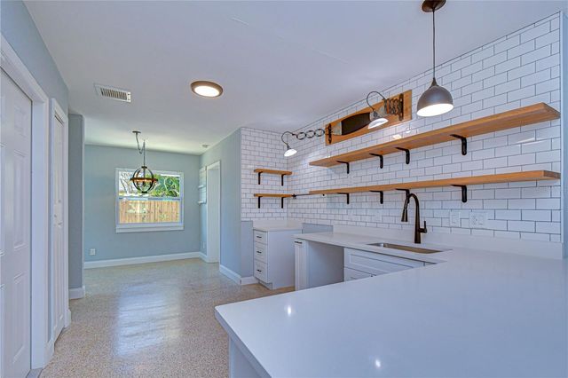 5614 30TH AVENUE S, Gulfport, FL 33707