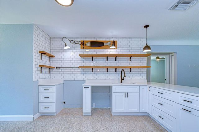 5614 30TH AVENUE S, Gulfport, FL 33707