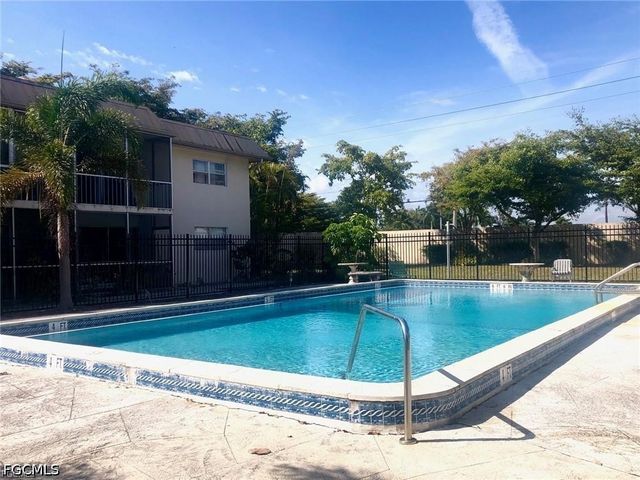 1560 Colonial BLVD 136, Fort Myers, FL 33907