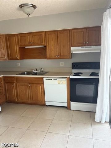 1560 Colonial BLVD 136, Fort Myers, FL 33907