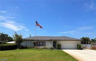 20620 Pine Tree LN, Estero, FL 33928
