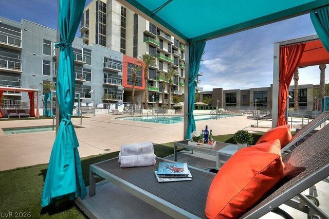 353 East Bonneville Avenue 209, Las Vegas, NV 89101