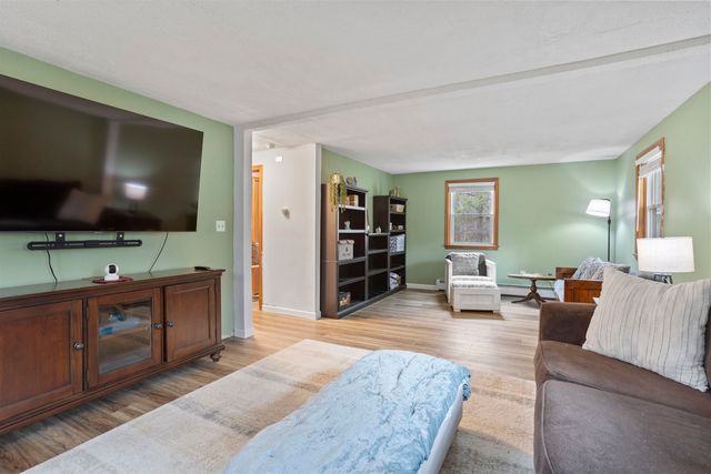 6 Pulaski Drive, Fremont, NH 03044