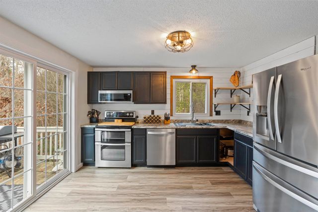 6 Pulaski Drive, Fremont, NH 03044