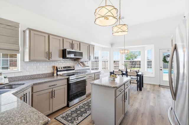 5028 Lake Vista Drive, The Colony, TX 75056