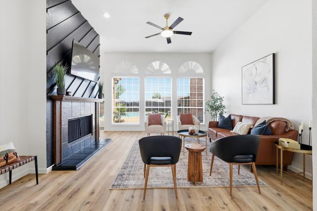 5028 Lake Vista Drive, The Colony, TX 75056