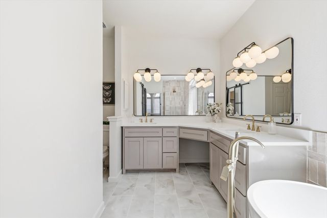 5028 Lake Vista Drive, The Colony, TX 75056