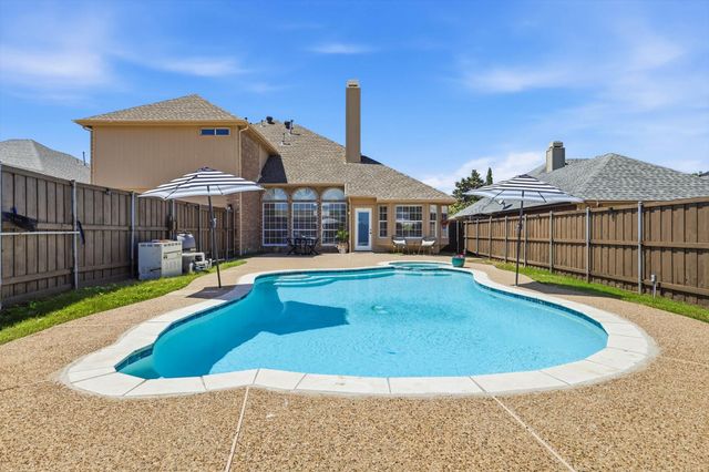 5028 Lake Vista Drive, The Colony, TX 75056