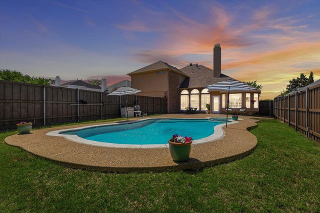 5028 Lake Vista Drive, The Colony, TX 75056