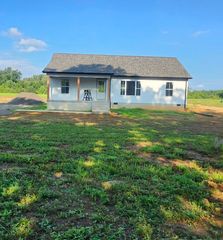 339 Oakmere Ln, Lafayette, TN 37083