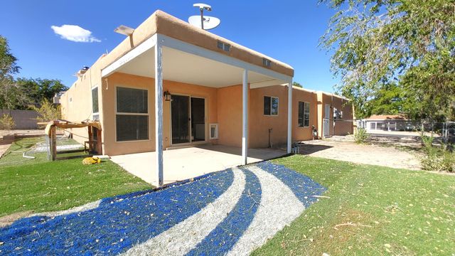 5218 Fairfax Drive NW, Albuquerque, NM 87114