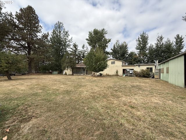 970 LASALLE St, Harrisburg, OR 97446