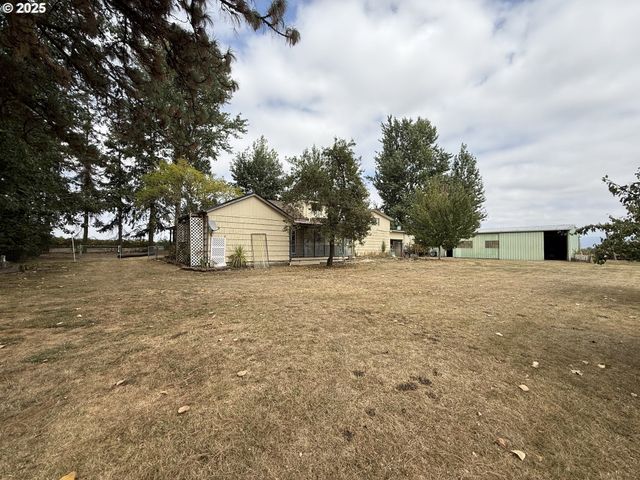 970 LASALLE St, Harrisburg, OR 97446