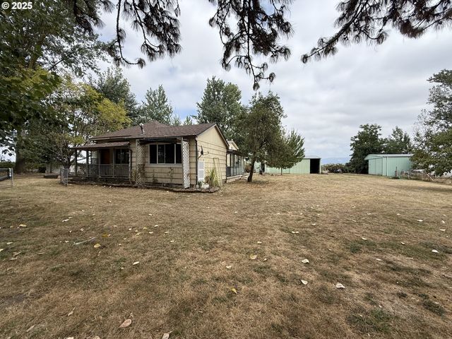 970 LASALLE St, Harrisburg, OR 97446