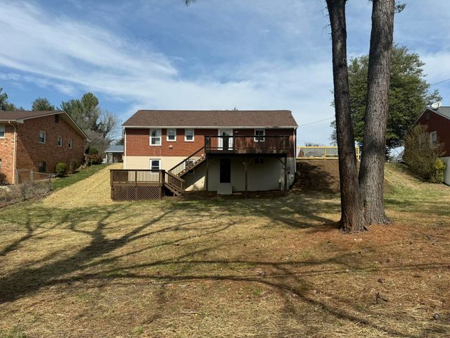 3428 Kershaw RD, Roanoke, VA 24017