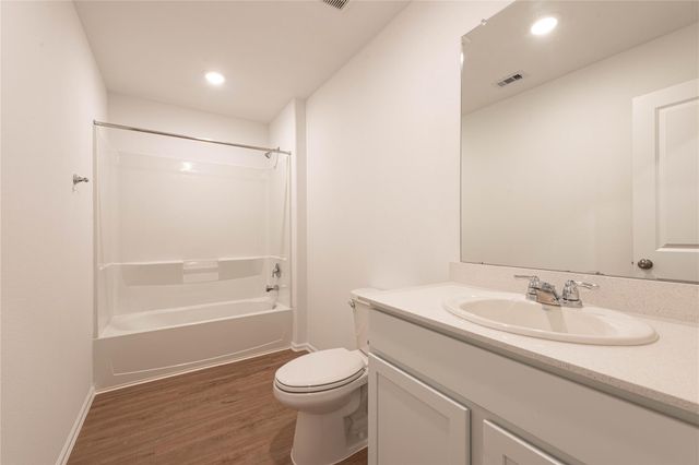 913 Oak Mist Lane, Magnolia, TX 77354