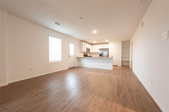 913 Oak Mist Lane, Magnolia, TX 77354