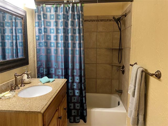 8 W Pulaski Street, Shawnee, OK 74804
