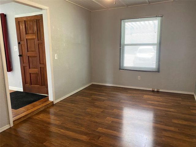 8 W Pulaski Street, Shawnee, OK 74804