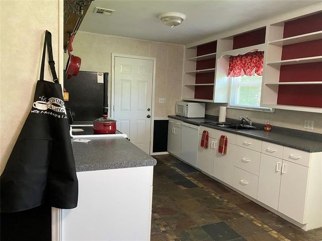 8 W Pulaski Street, Shawnee, OK 74804
