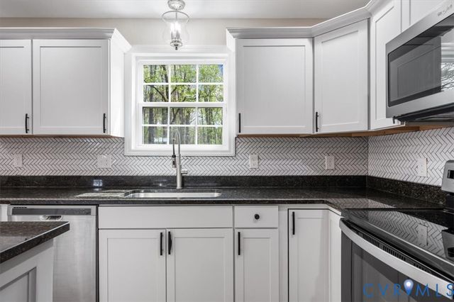 1290 Scotts Ct, Carson, VA 23830