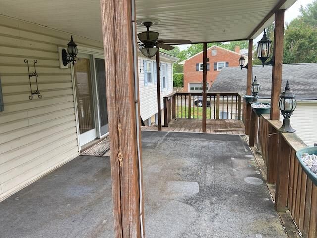 303 Knollwood DR, Troutville, VA 24175