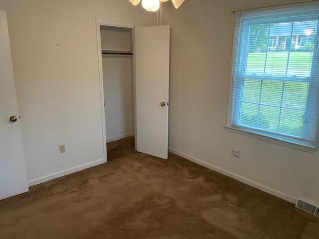 303 Knollwood DR, Troutville, VA 24175