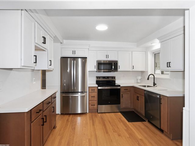 20343 Ardmore Park Street, St Clair Shores, MI 48081