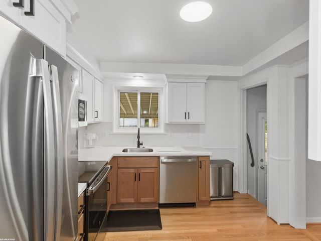 20343 Ardmore Park Street, St Clair Shores, MI 48081