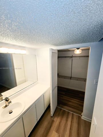 20130 NE 3rd Ct 6, Miami, FL 33179