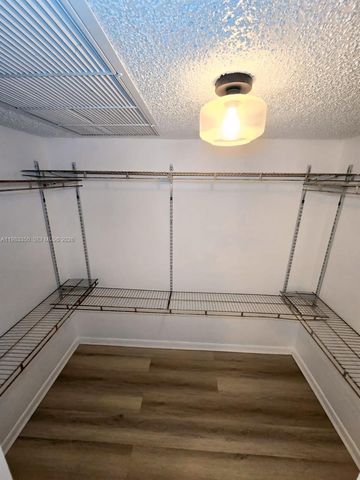 20130 NE 3rd Ct 6, Miami, FL 33179